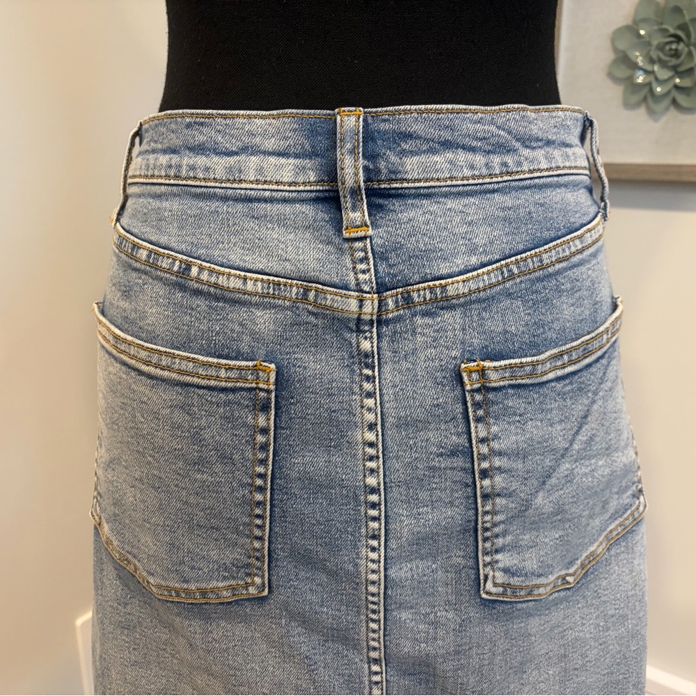 Aritzia Wilfred Free Vintage Light Blue ‘Tanit’ Raw Hem Denim Mini Skirt - Picture 8 of 12